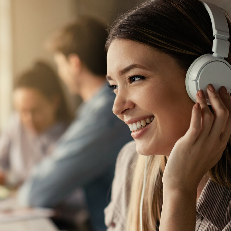 Kundenberaterin im deutschen Callcenter von PT Group in Trabzon